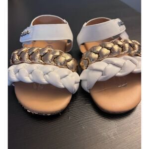 Bebe little girls size 6 for little girls 3-4 yr old gold white sandals
